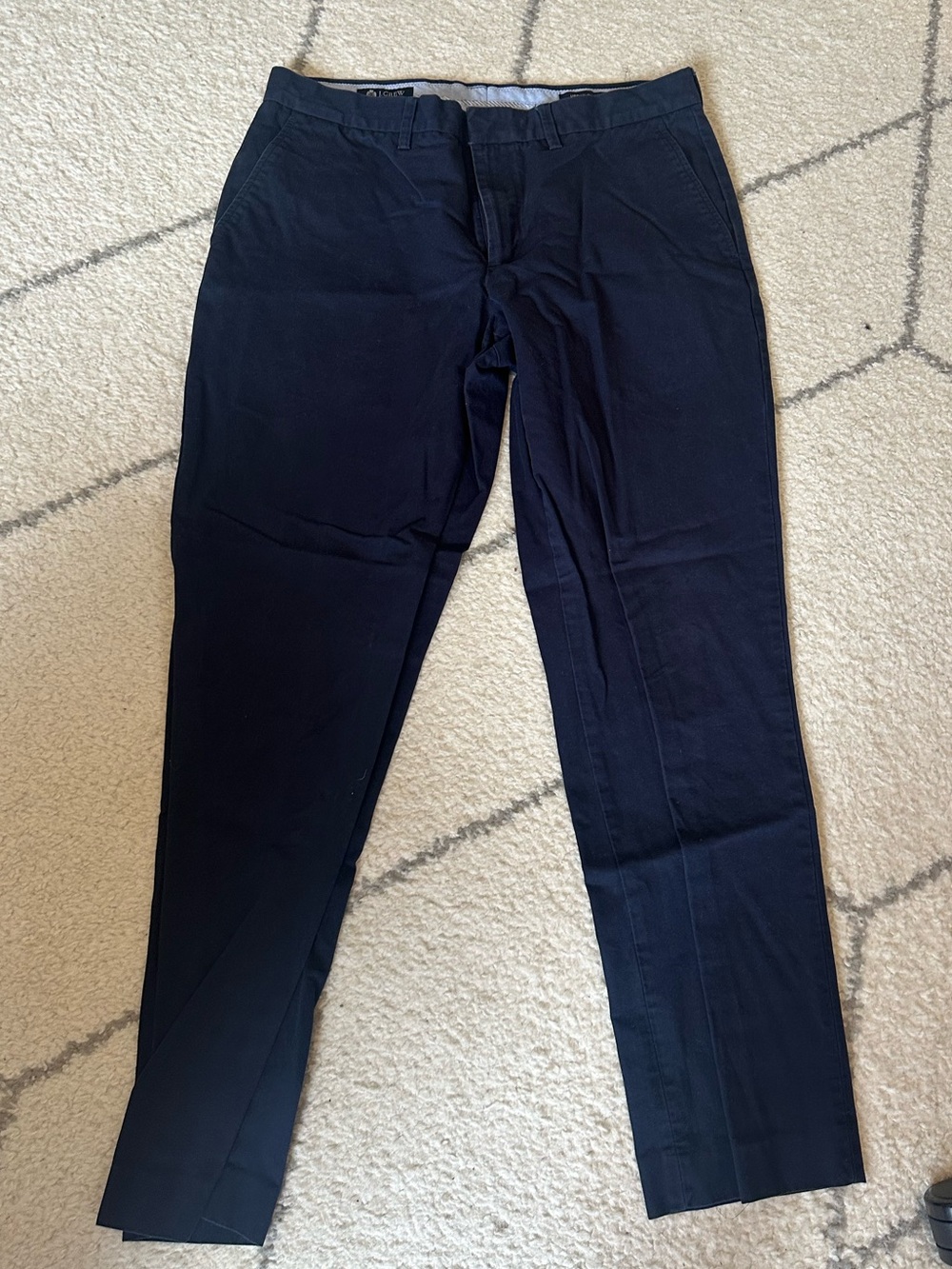 J.Crew Men’s Urban Slim Fit Pants in navy 33/32